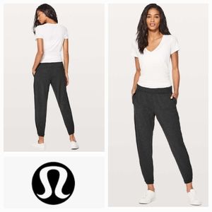 LULULEMON Twisted & Tucked Jogger Pant 25" Heathered Mod Black Size 2